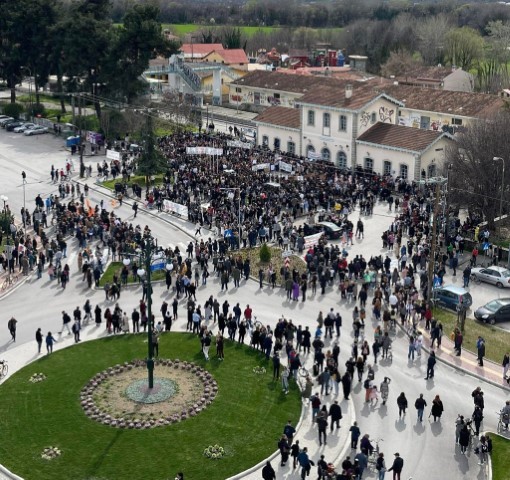 Πανελλαδικές συγκεντρώσεις και σήμερα για τα Τέμπη 